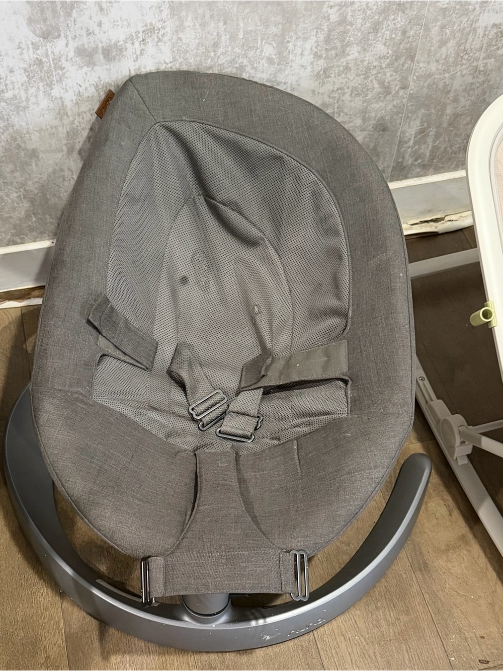 Gray Baby Rocker Seat with 3-Point Harness